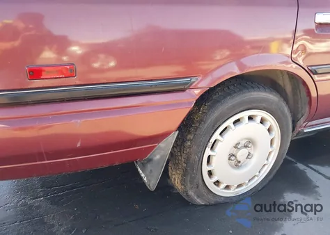 1989 Toyota Camry Le z USA, uszkodzony, nr VIN JT2VV22E6K0065099